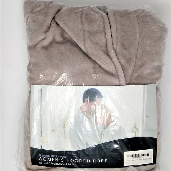 Women's Spa Hooded Plush Robe - Picture 2 of 3